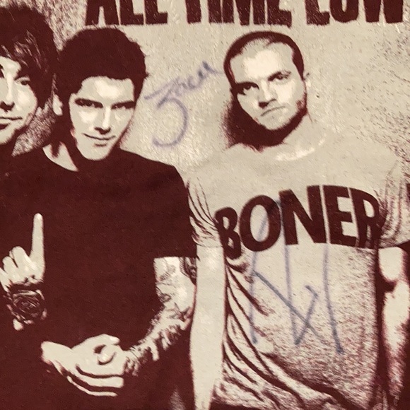 Signed All Time Low T-shirt - Picture 2 of 3